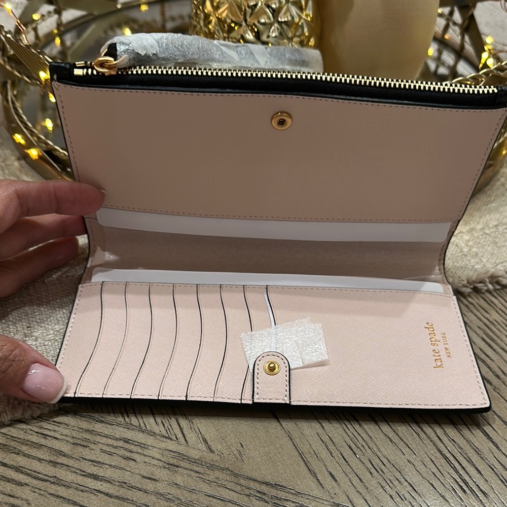 New Kate Spade Black Wallet
Offers are Welcome!♥️